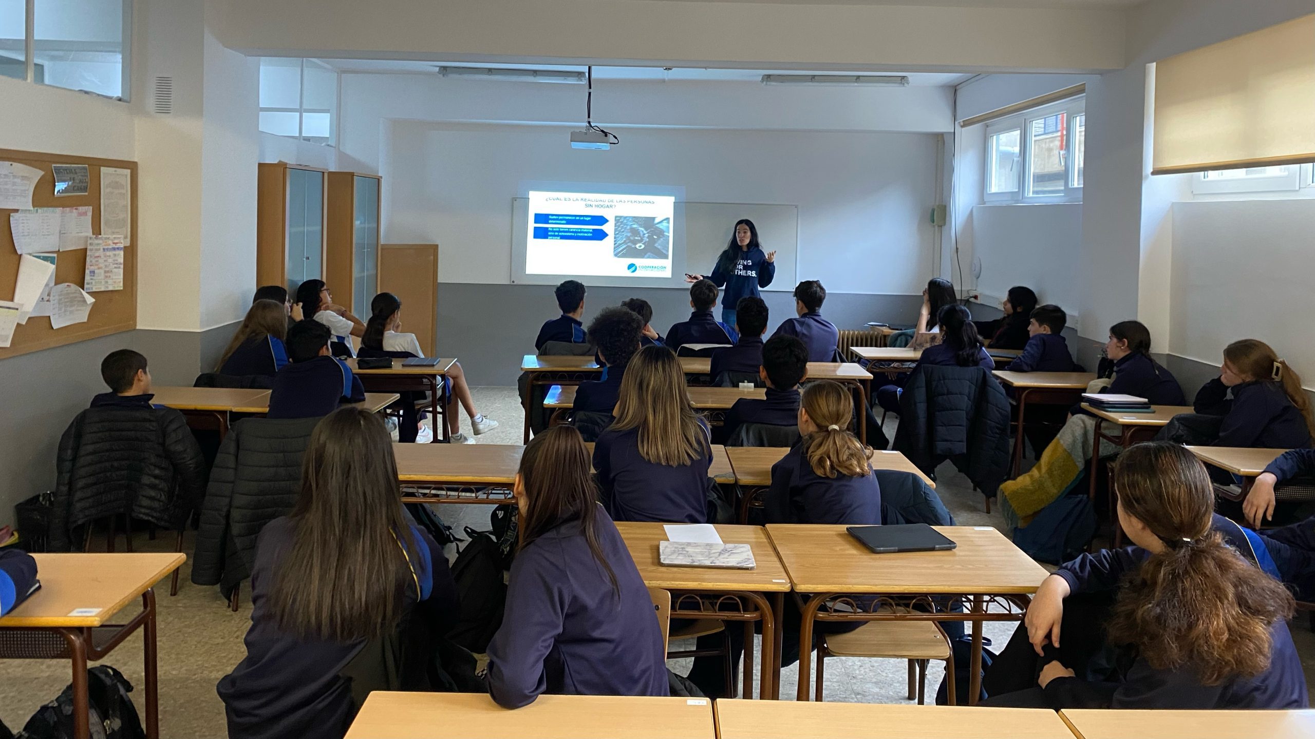 Alumnos del Colegio Santo Ángel conocen la realidad de las Personas sin Hogar